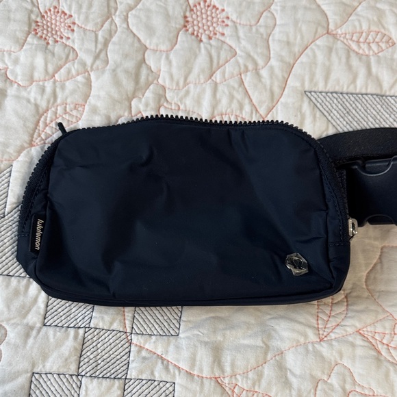 lululemon athletica Handbags - Lululemon Belt bag